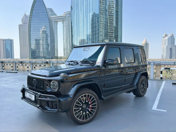 Black Mercedes G63, 2025
